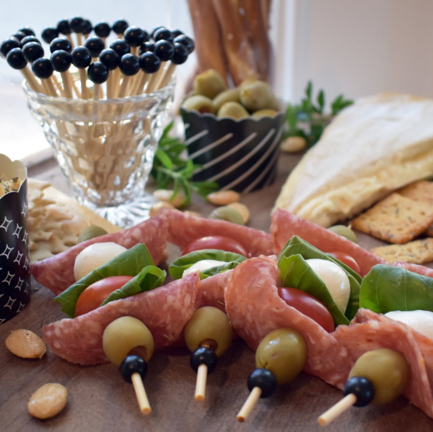 3.5-inch Black Cocktail & Appetizer Picks – Bulk Pack of 250. Food-safe ball picks for cocktails, appetizers, and finger foods.