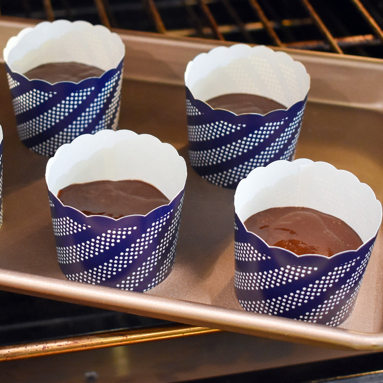 Large Paper Baking + Snack Cups - Tonal White